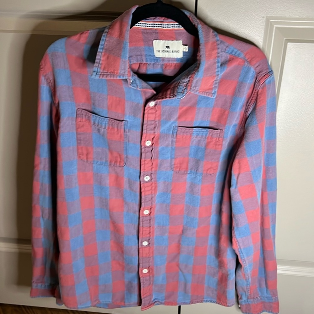 The normal brand men’s flannel size medium. Super soft and comfortable.